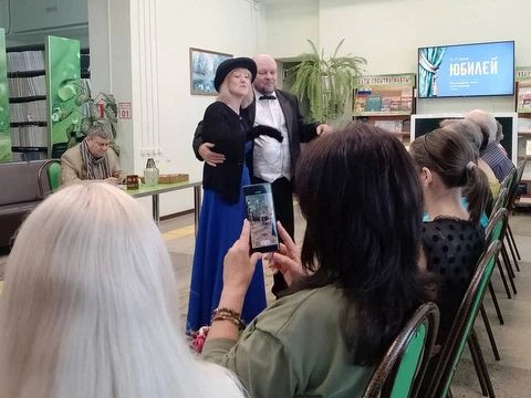17 июня 2026 года в Адыгейской республиканской специальной библиотеке для слепых инклюзивная театральная студия «Отражение» представила премьеру одноактной пьесы-шутки Антона Павловича Чехова «Юбилей» 17 июня 2026 года в Адыгейской республиканской специальной библиотеке для слепых инклюзивная театральная студия «Отражение» представила премьеру одноактной пьесы-шутки Антона Павловича Чехова «Юбилей»