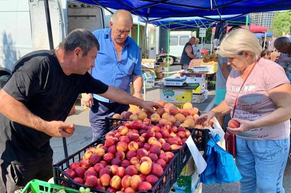 Майкопчан и гостей столицы пригласили на продовольственные ярмарки выходного дня Майкопчан и гостей столицы пригласили на продовольственные ярмарки выходного дня