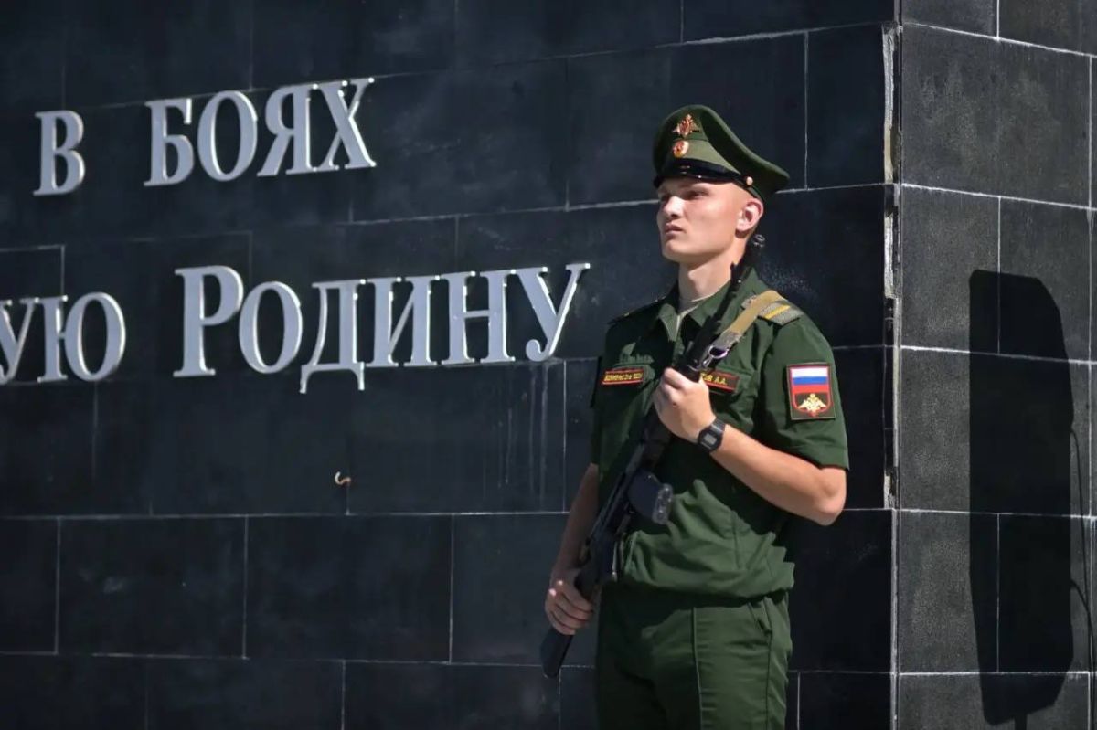Геннадий Митрофанов: Сегодня, 22 июня, в День памяти и скорби на центральном мемориале Майкопа состоялась церемония возложения цветов Геннадий Митрофанов: Сегодня, 22 июня, в День памяти и скорби на центральном мемориале Майкопа состоялась церемония возложения цветов