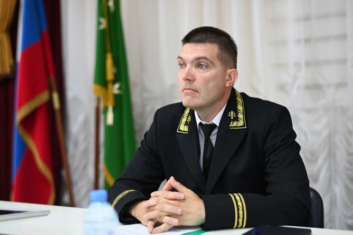 Мурат Кумпилов: Сегодня с участием первого заместителя председателя Верховного суда РФ Владимира Давыдова состоялось представление председателя Верховного суда Республики Адыгея Дениса Катанандова Мурат Кумпилов: Сегодня с участием первого заместителя председателя Верховного суда РФ Владимира Давыдова состоялось представление председателя Верховного суда Республики Адыгея Дениса Катанандова