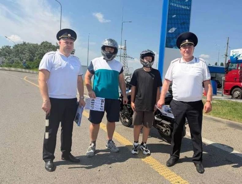 Госавтоинспекторы Адыгеи и Краснодарского края проинструктировали автотуристов, направляющихся на отдых Госавтоинспекторы Адыгеи и Краснодарского края проинструктировали автотуристов, направляющихся на отдых