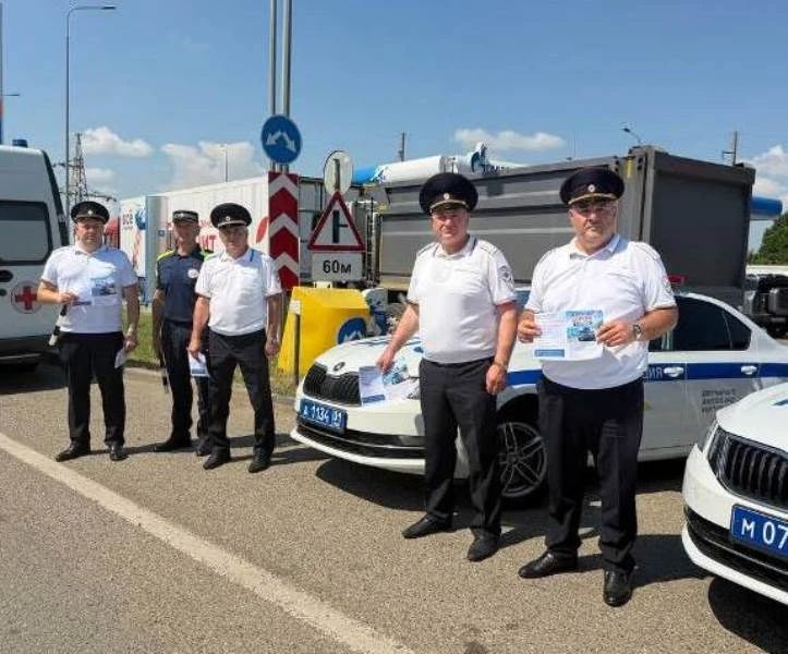 Госавтоинспекторы Адыгеи и Краснодарского края проинструктировали автотуристов, направляющихся на отдых Госавтоинспекторы Адыгеи и Краснодарского края проинструктировали автотуристов, направляющихся на отдых