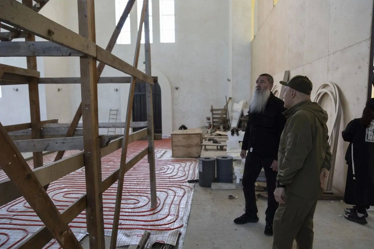Глава Адыгеи проинспектировал ход благоустройства территории возле Свято-Успенского кафедрального собора в Майкопе Глава Адыгеи проинспектировал ход благоустройства территории возле Свято-Успенского кафедрального собора в Майкопе