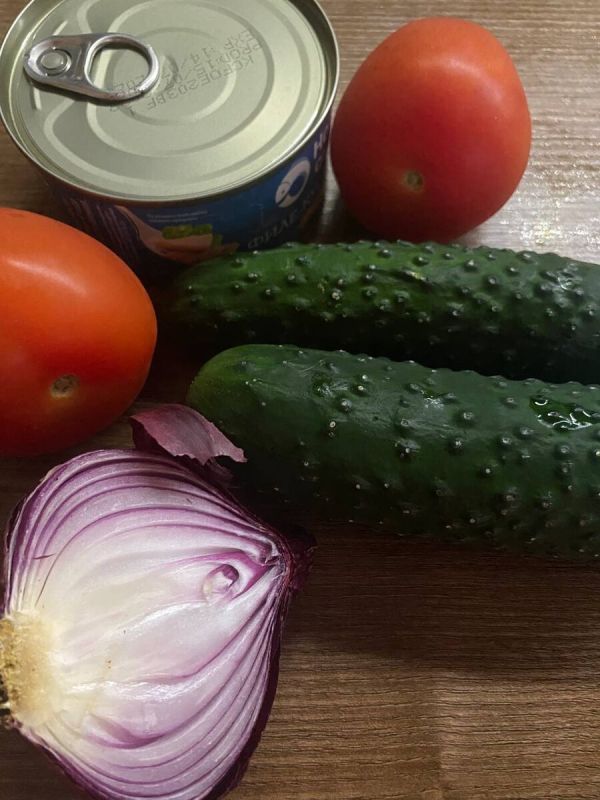 Свежий салат с тунцом: быстро, просто и невероятно вкусно