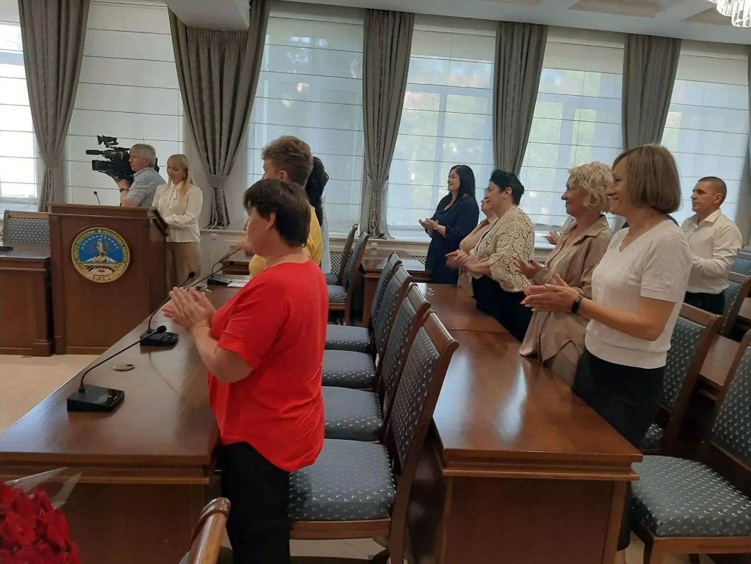 Лучших работников филиала Почты России по Адыгее поздравили с профессиональным праздником Лучших работников филиала Почты России по Адыгее поздравили с профессиональным праздником
