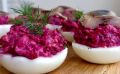 Селедка под шубой в новом формате: закусочный рецепт для праздников
