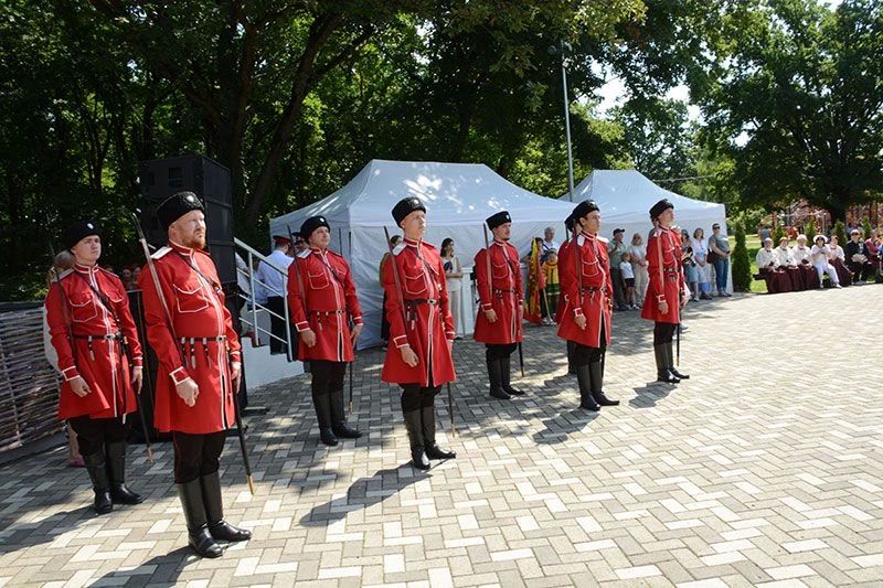 В Адыгее завершился юбилейный фестиваль казачьей культуры В Адыгее завершился юбилейный фестиваль казачьей культуры
