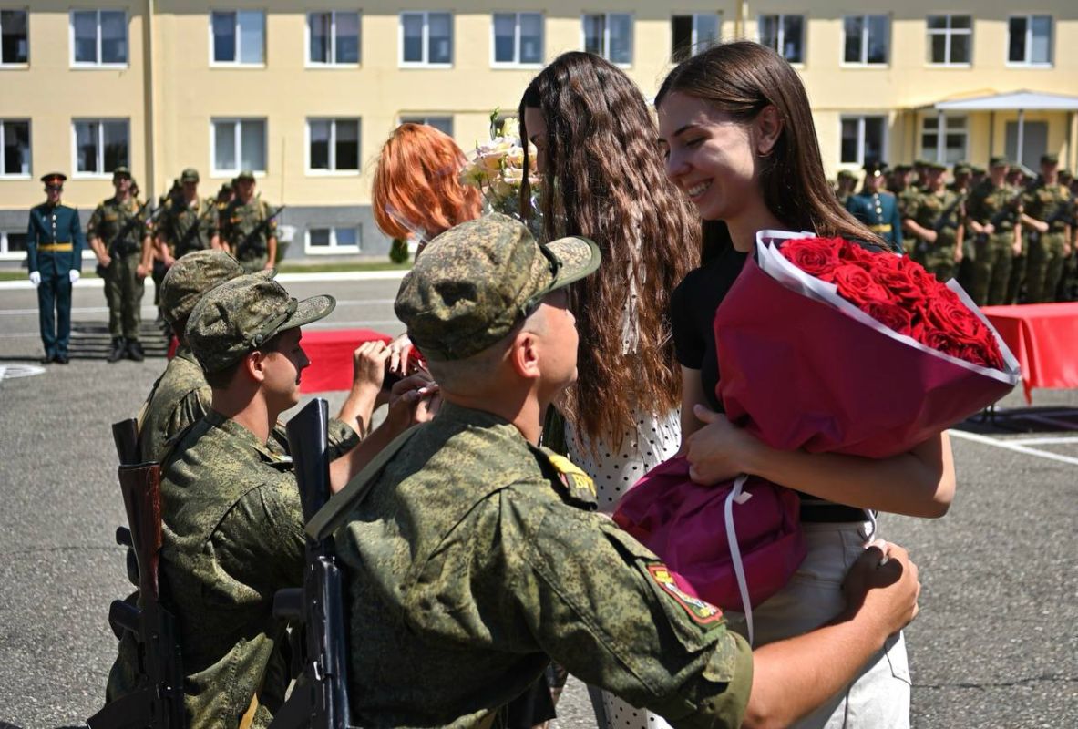 Более 200 курсантов военно-учебного центра ДГТУ приняли присягу в Майкопе Более 200 курсантов военно-учебного центра ДГТУ приняли присягу в Майкопе