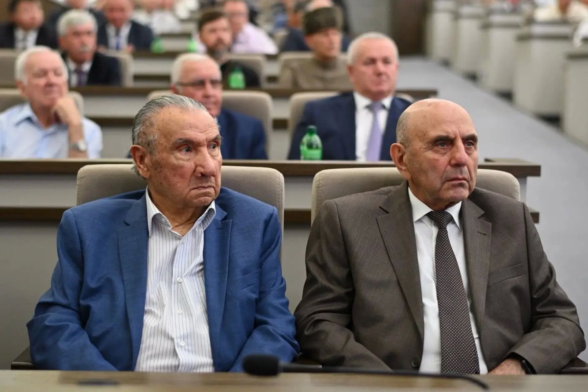 Глава Адыгеи представил отчет о работе Кабмина РА Глава Адыгеи представил отчет о работе Кабмина РА