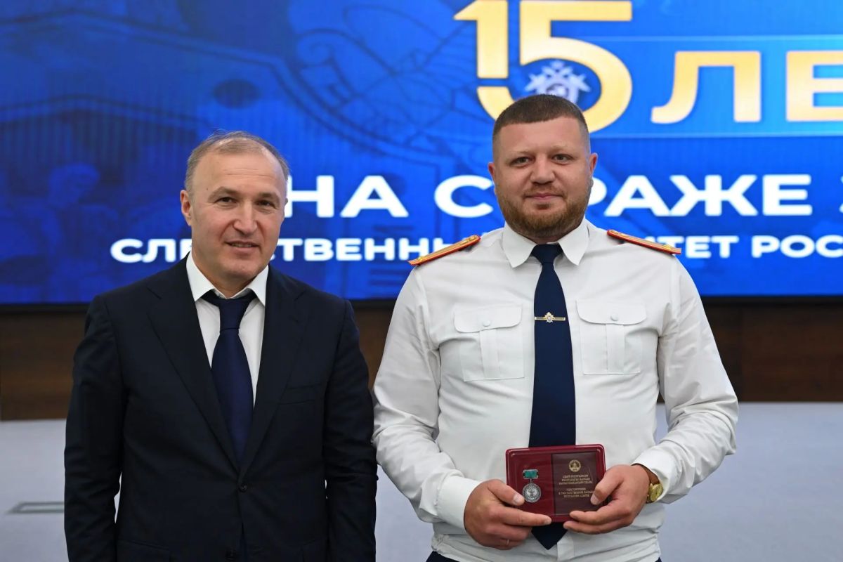 Мурат Кумпилов поздравил сотрудников и ветеранов следственных органов Мурат Кумпилов поздравил сотрудников и ветеранов следственных органов