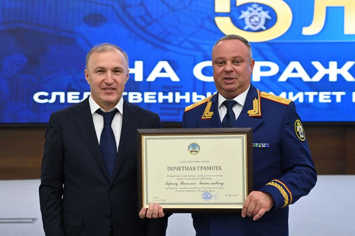 Мурат Кумпилов поздравил сотрудников и ветеранов следственных органов Мурат Кумпилов поздравил сотрудников и ветеранов следственных органов