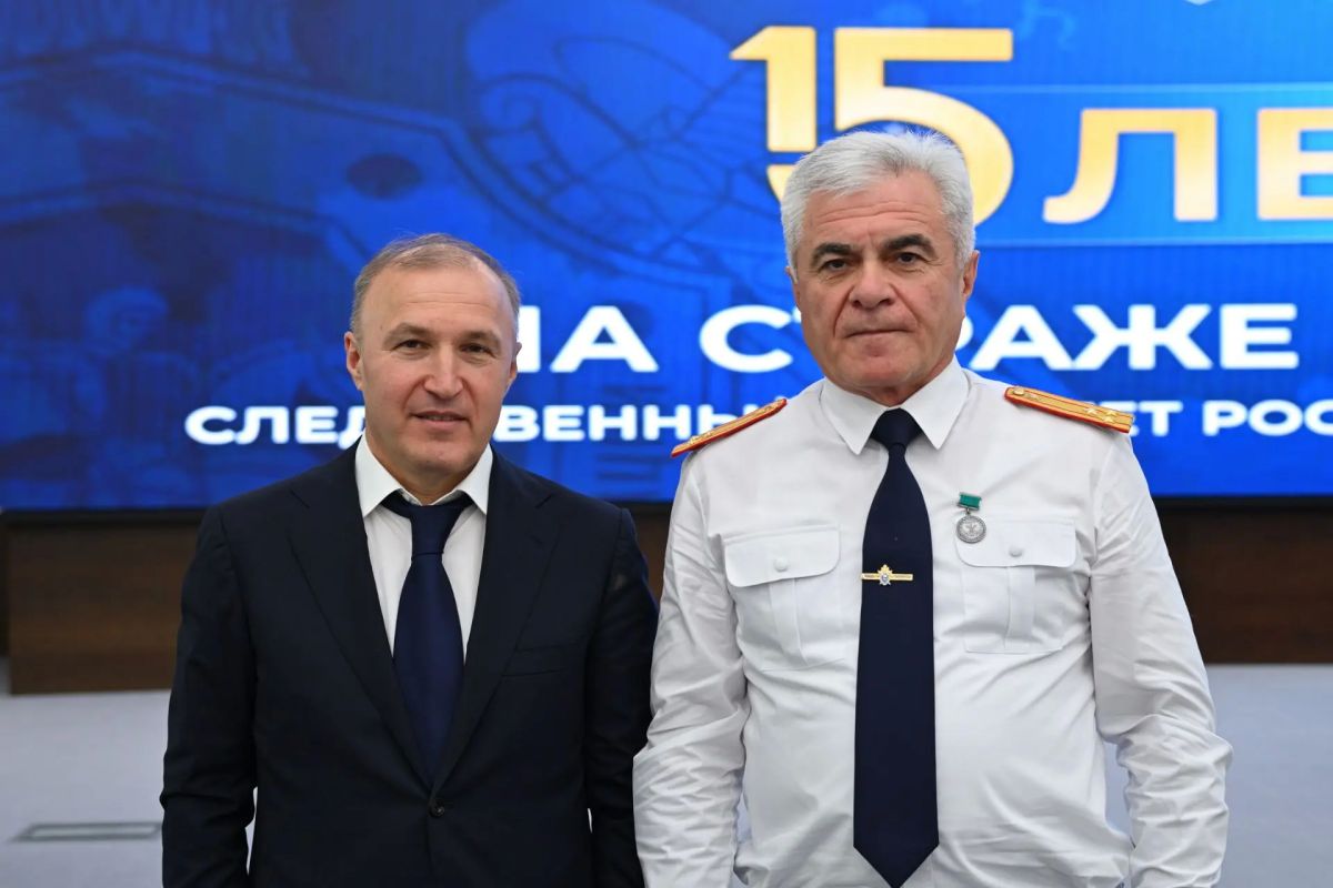 Мурат Кумпилов поздравил сотрудников и ветеранов следственных органов Мурат Кумпилов поздравил сотрудников и ветеранов следственных органов
