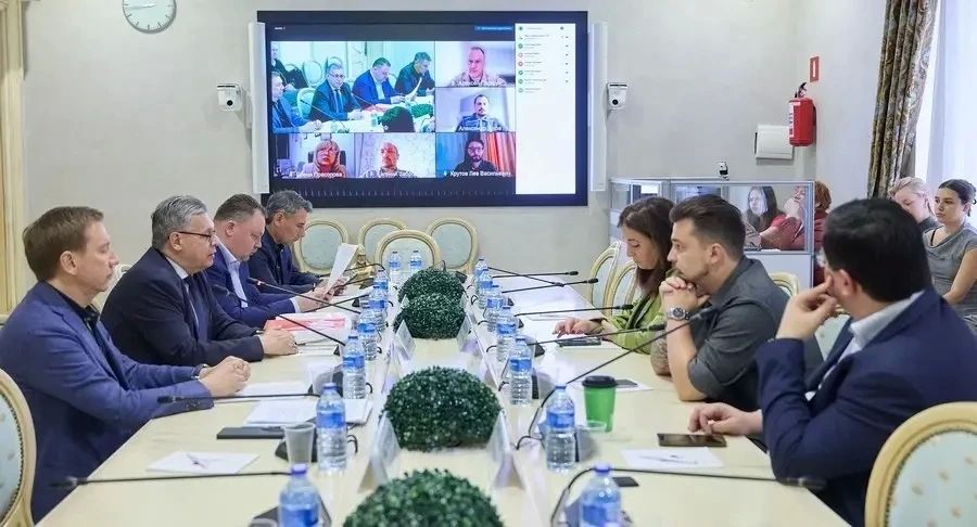 Рифат Сабитов подчеркнул необходимость развития отечественных нейросетей Рифат Сабитов подчеркнул необходимость развития отечественных нейросетей