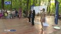 В амфитеатре, расположенном в лесопарковой зоне «Мэздах», прошла акция Молодежного центра Майкопа под названием «Квартирник» вокальной студии «ПоЛюбви»