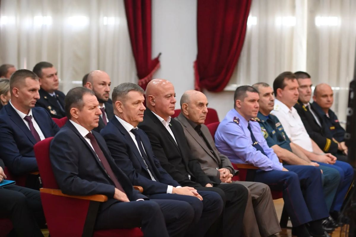 Мурат Кумпилов: Принял участие в представлении коллективу МВД по РА нового министра внутренних дел по Республики Адыгея Мурат Кумпилов: Принял участие в представлении коллективу МВД по РА нового министра внутренних дел по Республики Адыгея