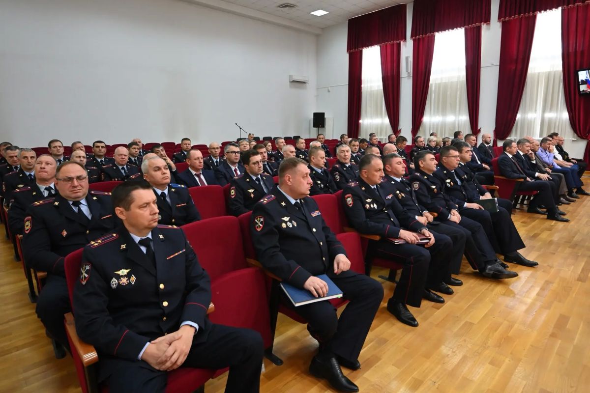 Мурат Кумпилов: Принял участие в представлении коллективу МВД по РА нового министра внутренних дел по Республики Адыгея Мурат Кумпилов: Принял участие в представлении коллективу МВД по РА нового министра внутренних дел по Республики Адыгея