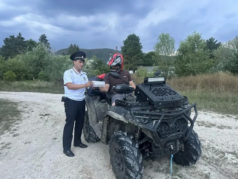 В Майкопском районе полицейские провели мероприятие, направленное на пресечение фактов управления мототехникой без водительских удостоверений В Майкопском районе полицейские провели мероприятие, направленное на пресечение фактов управления мототехникой без водительских удостоверений