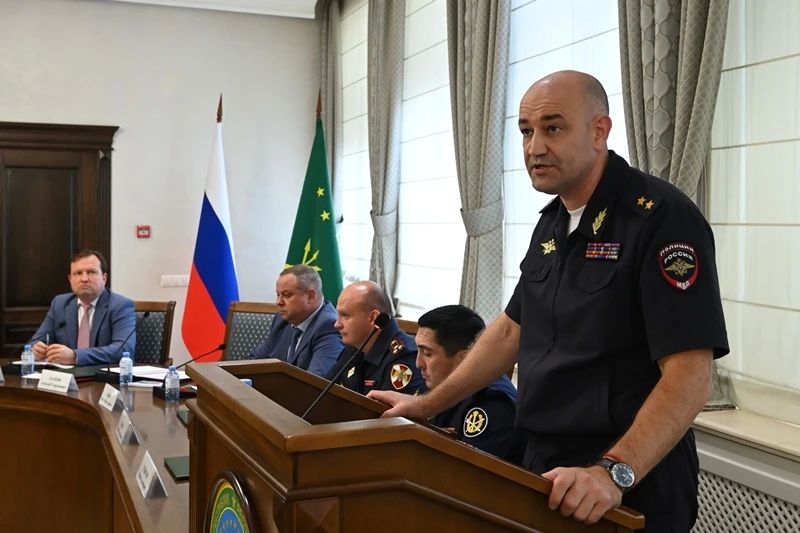 Министр внутренних дел по Республике Адыгея генерал-лейтенант полиции Алексей Кампф принял участие в совместном заседании Антитеррористической комиссии и Оперативного штаба Министр внутренних дел по Республике Адыгея генерал-лейтенант полиции Алексей Кампф принял участие в совместном заседании Антитеррористической комиссии и Оперативного штаба