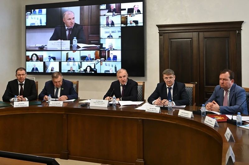 Министр внутренних дел по Республике Адыгея генерал-лейтенант полиции Алексей Кампф принял участие в совместном заседании Антитеррористической комиссии и Оперативного штаба Министр внутренних дел по Республике Адыгея генерал-лейтенант полиции Алексей Кампф принял участие в совместном заседании Антитеррористической комиссии и Оперативного штаба