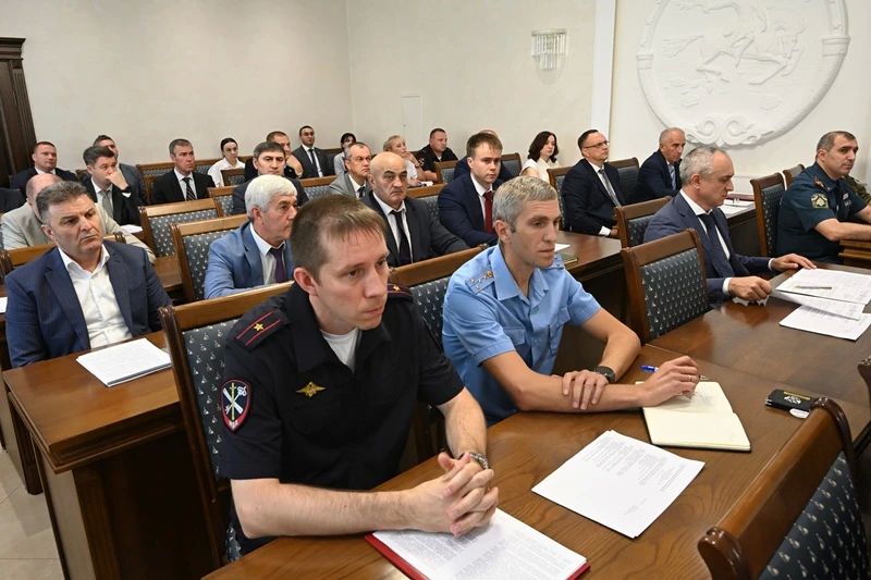 Министр внутренних дел по Республике Адыгея генерал-лейтенант полиции Алексей Кампф принял участие в совместном заседании Антитеррористической комиссии и Оперативного штаба Министр внутренних дел по Республике Адыгея генерал-лейтенант полиции Алексей Кампф принял участие в совместном заседании Антитеррористической комиссии и Оперативного штаба