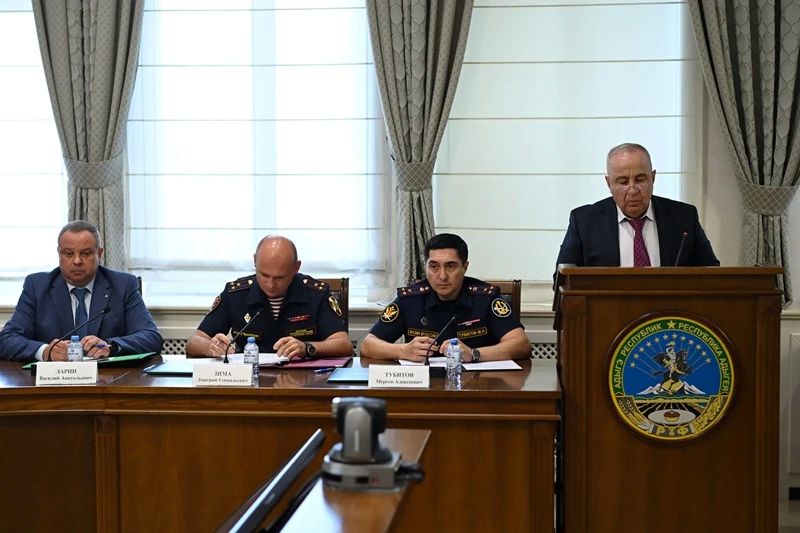 Министр внутренних дел по Республике Адыгея генерал-лейтенант полиции Алексей Кампф принял участие в совместном заседании Антитеррористической комиссии и Оперативного штаба Министр внутренних дел по Республике Адыгея генерал-лейтенант полиции Алексей Кампф принял участие в совместном заседании Антитеррористической комиссии и Оперативного штаба