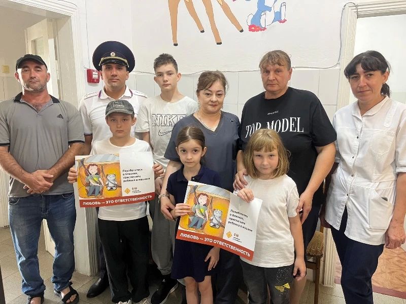 В Кошехабльском районе сотрудники Госавтоинспекции провели акции по правилам перевозки детей для посетителей поликлиники
