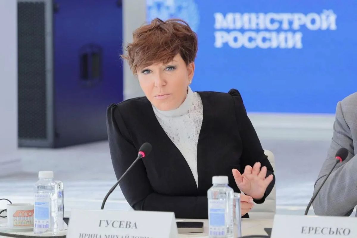 Геннадий Митрофанов: Минстрой РФ, ВАРМСУ и «Единая Россия» помогают муниципалитетам готовиться к осенне-зимнему сезону Геннадий Митрофанов: Минстрой РФ, ВАРМСУ и «Единая Россия» помогают муниципалитетам готовиться к осенне-зимнему сезону