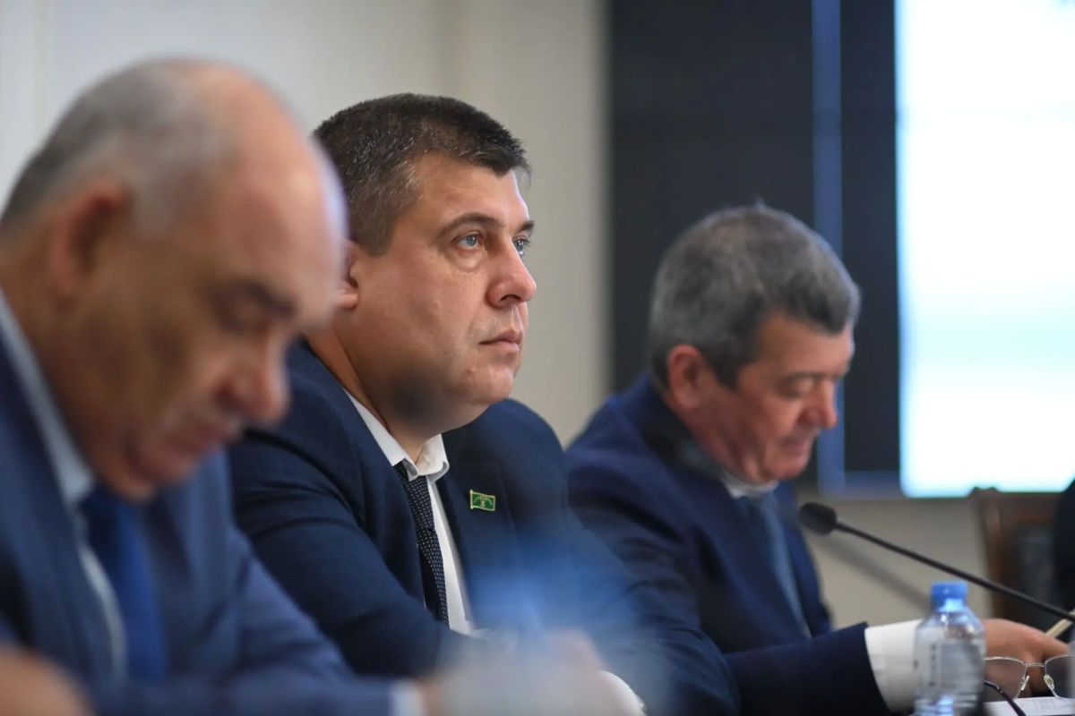 Глава республики провёл заседание антинаркотической комиссии в Республике Адыгея Глава республики провёл заседание антинаркотической комиссии в Республике Адыгея