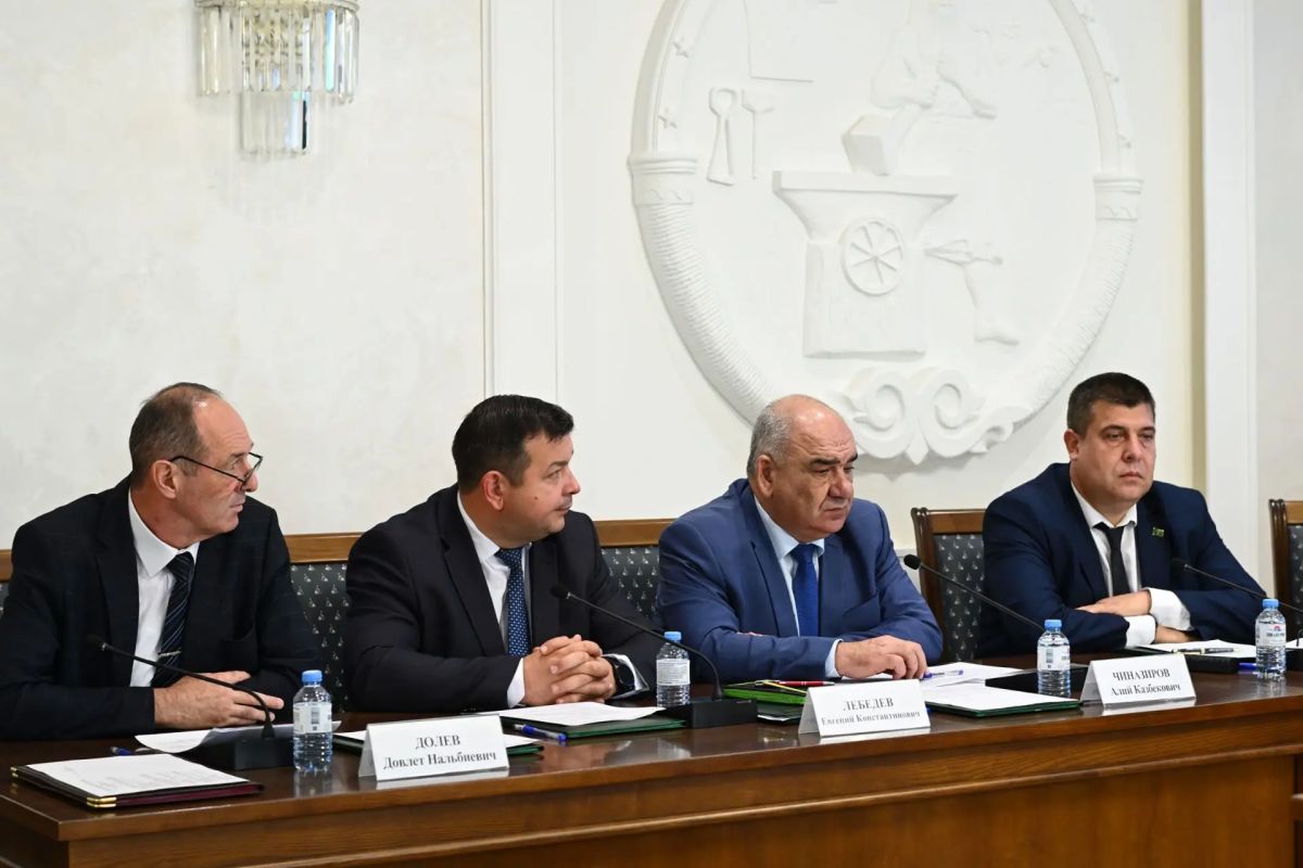 Глава республики провёл заседание антинаркотической комиссии в Республике Адыгея Глава республики провёл заседание антинаркотической комиссии в Республике Адыгея