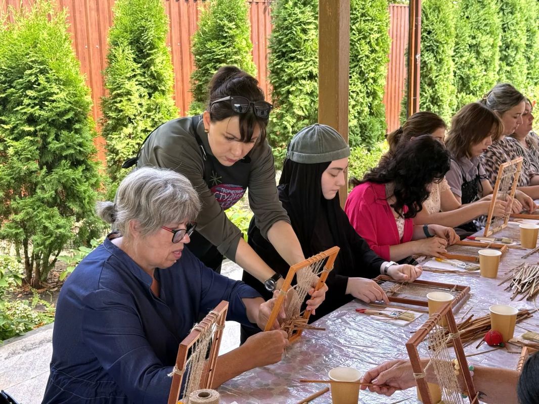 В Майкопе проходит первый этнокультурный фестиваль «Джэгуакlо» В Майкопе проходит первый этнокультурный фестиваль «Джэгуакlо»