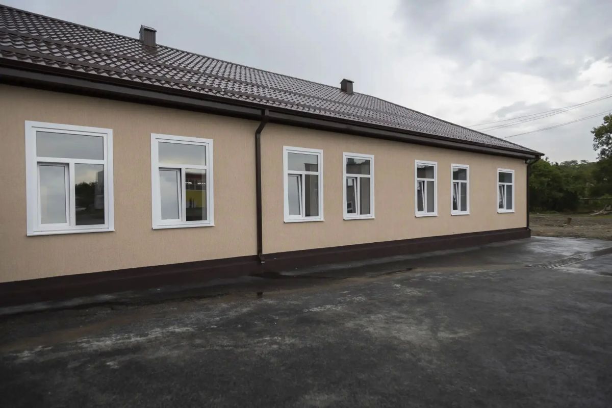 Глава Адыгеи Мурат Кумпилов ознакомился с завершением капитального ремонта школы в хуторе СевероВосточные Сады Глава Адыгеи Мурат Кумпилов ознакомился с завершением капитального ремонта школы в хуторе СевероВосточные Сады