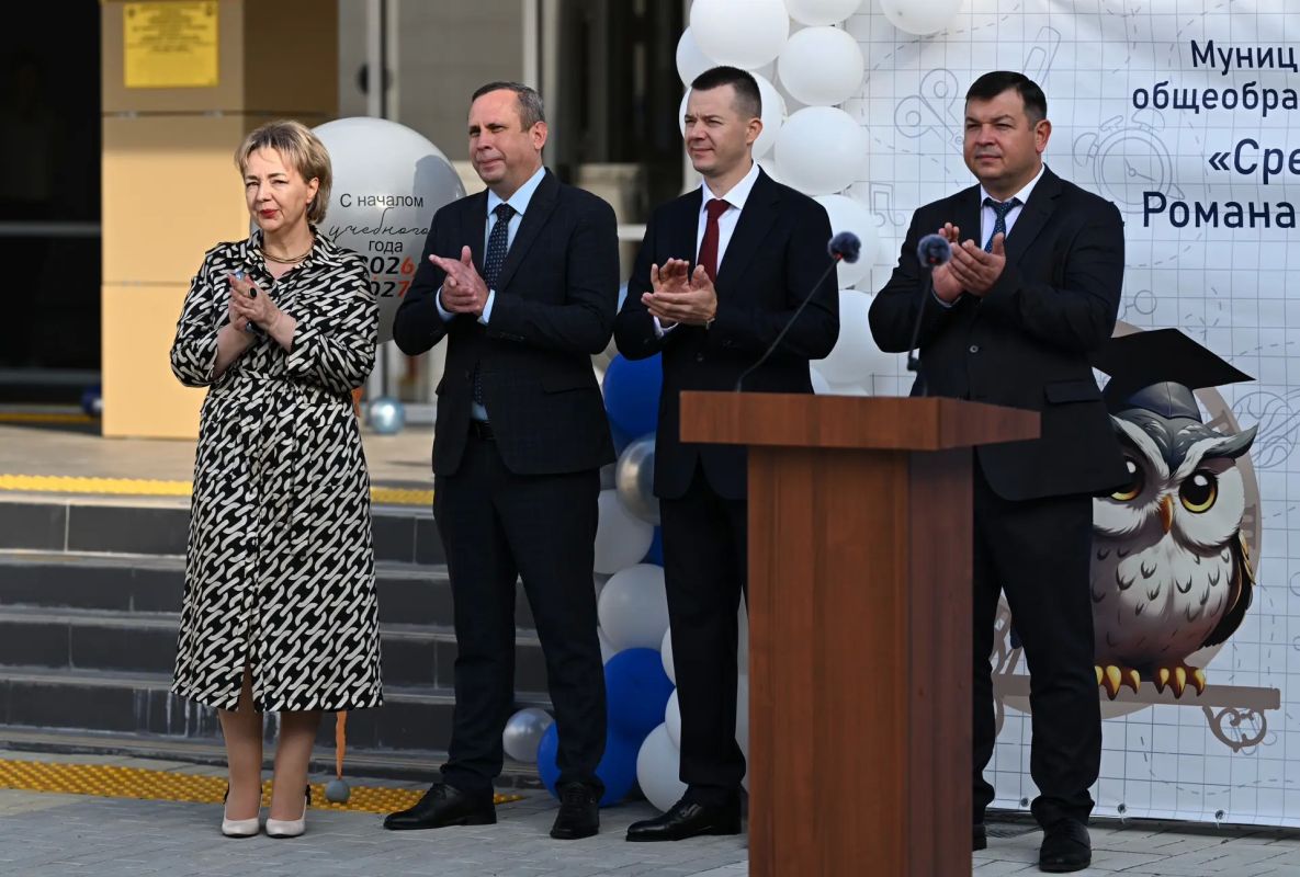 Мурат Кумпилов: За год работы школа № 1 показала и высокое качество подготовки детей по общеобразовательной программе: по итогам 2025-2026 учебного года здесь насчитывается 52 отличника Мурат Кумпилов: За год работы школа № 1 показала и высокое качество подготовки детей по общеобразовательной программе: по итогам 2025-2026 учебного года здесь насчитывается 52 отличника