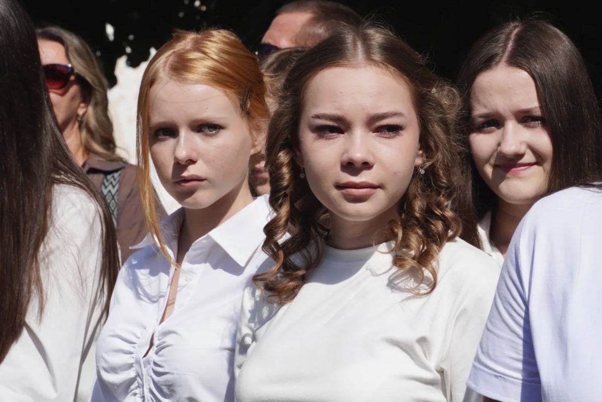 Новый учебный год открыт. Внутренний двор нашего колледжа снова заиграл яркими красками и улыбками! Мы официально встретили новый 2026/2027 учебный год и приняли в свою дружную педагогическую и творческую семью новых... Новый учебный год открыт. Внутренний двор нашего колледжа снова заиграл яркими красками и улыбками! Мы официально встретили новый 2026/2027 учебный год и приняли в свою дружную педагогическую и творческую семью новых...