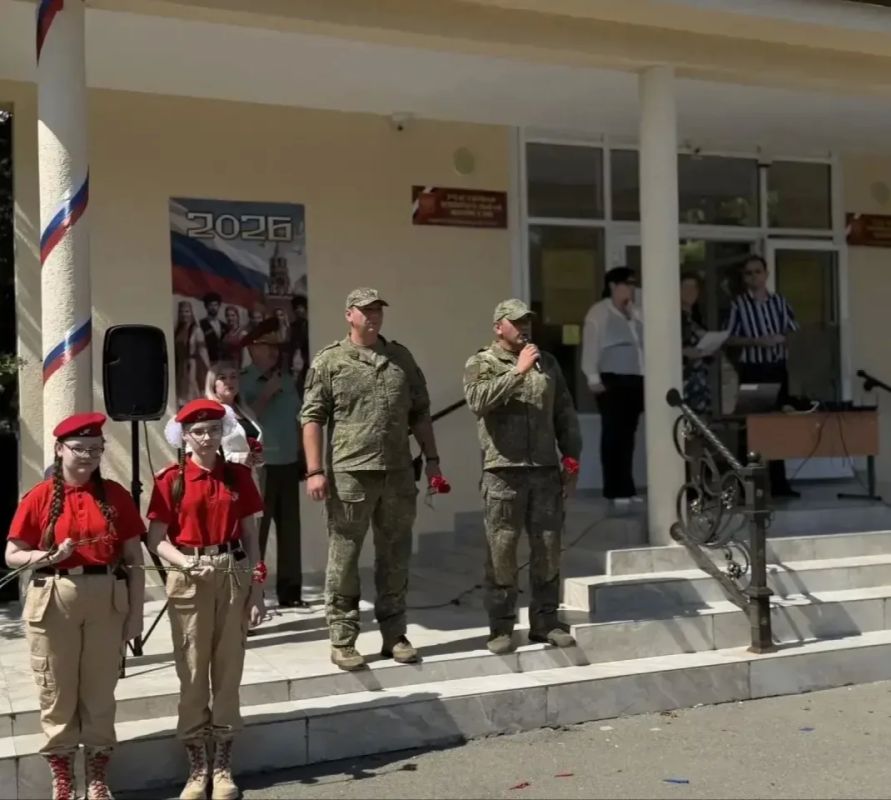 В майкопских школах проходят мероприятия, посвященные Дню солидарности в борьбе с терроризмом В майкопских школах проходят мероприятия, посвященные Дню солидарности в борьбе с терроризмом
