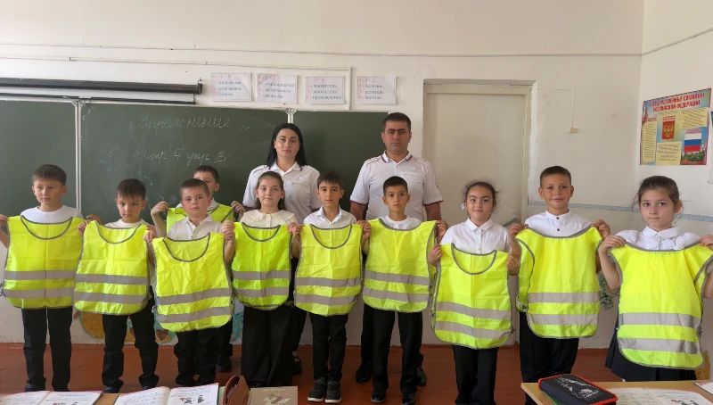 В Адыгейске школьники повторяют правила безопасного участия в дорожном движении В Адыгейске школьники повторяют правила безопасного участия в дорожном движении