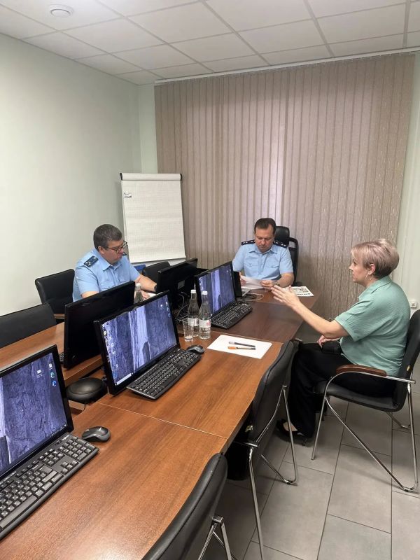 Прокурор Республики Адыгея Игорь Шевченко принял граждан с выездом на ООО «Картонтара» Прокурор Республики Адыгея Игорь Шевченко принял граждан с выездом на ООО «Картонтара»