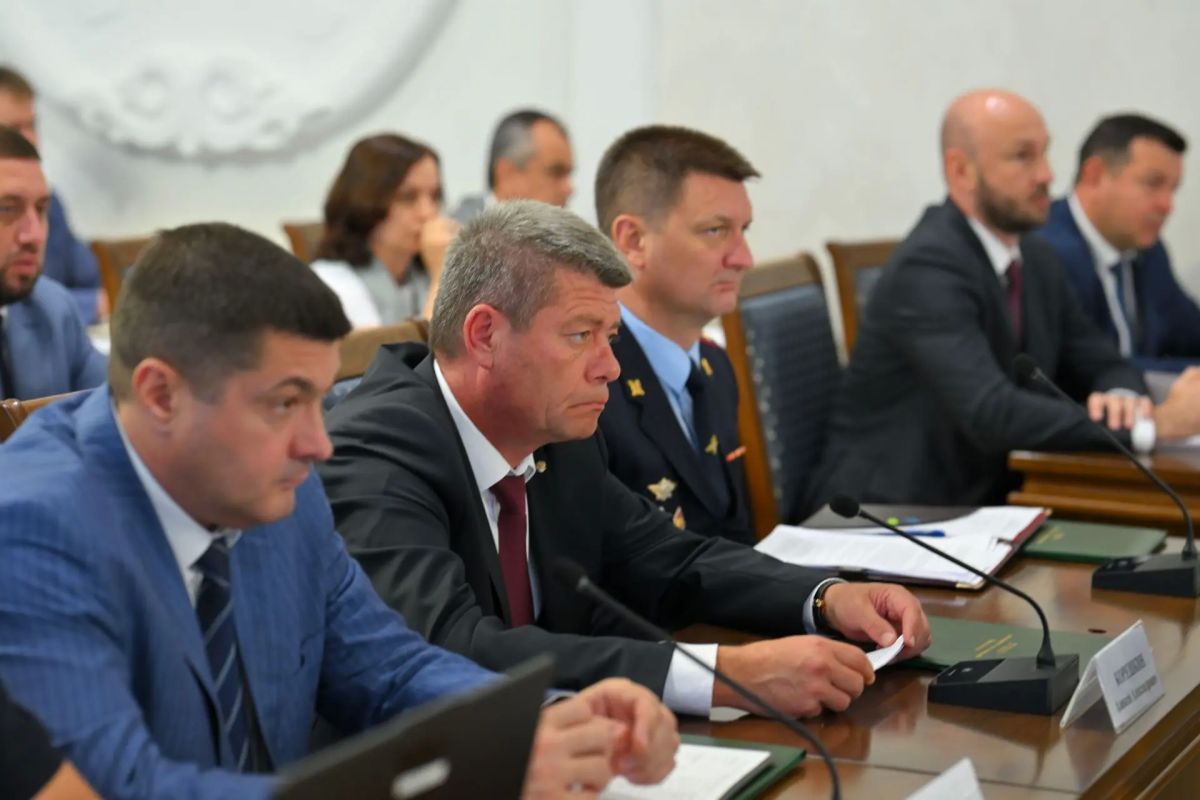 В Доме правительства Адыгеи обсудили меры по снижению аварийности В Доме правительства Адыгеи обсудили меры по снижению аварийности