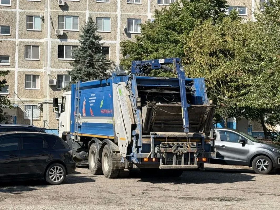 Майкоп присоединился к акции «Дорогу мусоровозу» Майкоп присоединился к акции «Дорогу мусоровозу»