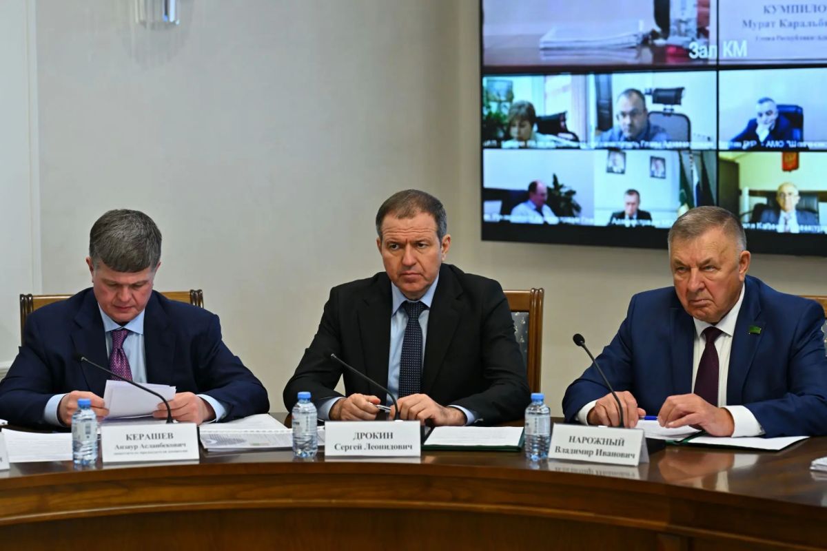В Доме правительства Адыгеи обсудили меры по снижению аварийности В Доме правительства Адыгеи обсудили меры по снижению аварийности