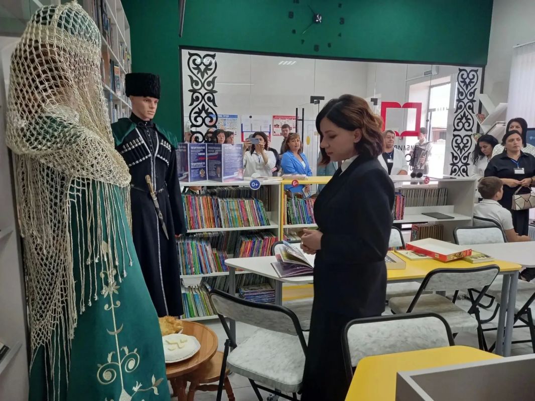 В Шовгеновском районе открылась вторая модельная библиотека нового поколения, созданная в рамках национального проекта «Семья» В Шовгеновском районе открылась вторая модельная библиотека нового поколения, созданная в рамках национального проекта «Семья»