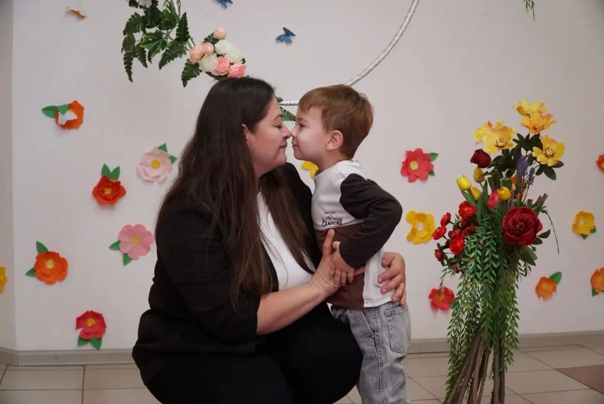 Акция «Лестница любви» от Адыгейского педагогического колледжа им. Х. Андрухаева: тепло, забота и путь к профессиональному росту! Акция «Лестница любви» от Адыгейского педагогического колледжа им. Х. Андрухаева: тепло, забота и путь к профессиональному росту!