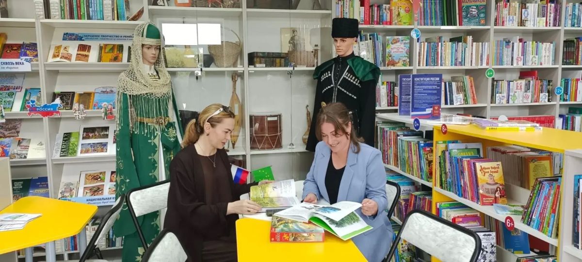 В Шовгеновском районе открылась вторая модельная библиотека нового поколения, созданная в рамках национального проекта «Семья» В Шовгеновском районе открылась вторая модельная библиотека нового поколения, созданная в рамках национального проекта «Семья»