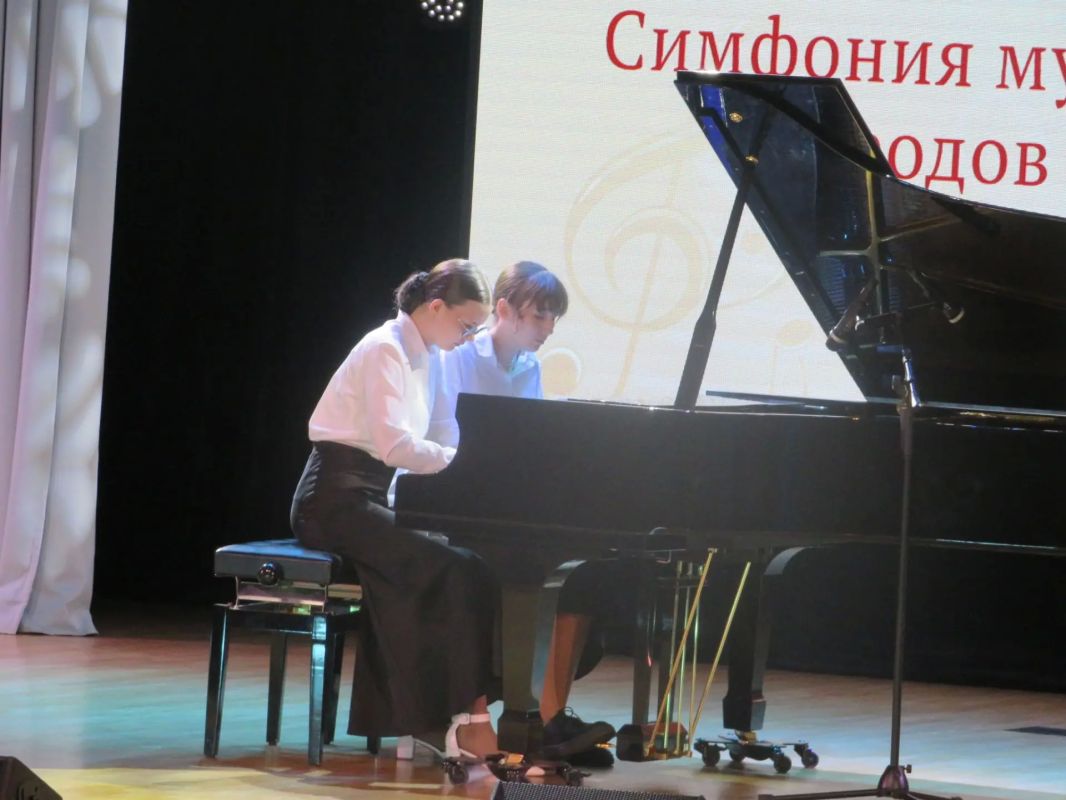 В Майкопе прошел Республиканский фестиваль «Симфония музыки народов России» В Майкопе прошел Республиканский фестиваль «Симфония музыки народов России»