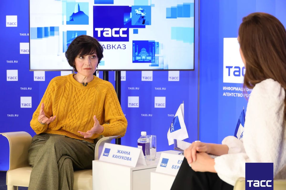 Главное из заявлений, а также фоторепортаж с пресс-конференции в Региональном информационном центре "ТАСС Кавказ", посвященной пятому сезону научно-образовательного и выставочного проекта Российской академии художеств (РАХ)... Главное из заявлений, а также фоторепортаж с пресс-конференции в Региональном информационном центре "ТАСС Кавказ", посвященной пятому сезону научно-образовательного и выставочного проекта Российской академии художеств (РАХ)...