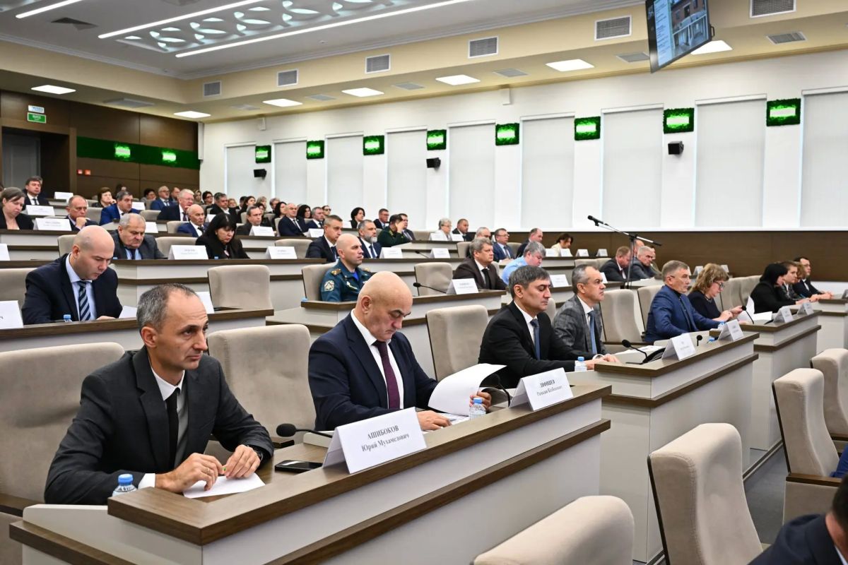 Мурат Кумпилов: На планёрном совещании Кабинета Министров РА обсудили ход строительства и ремонта социальных и инфраструктурных объектов в Адыгее Мурат Кумпилов: На планёрном совещании Кабинета Министров РА обсудили ход строительства и ремонта социальных и инфраструктурных объектов в Адыгее