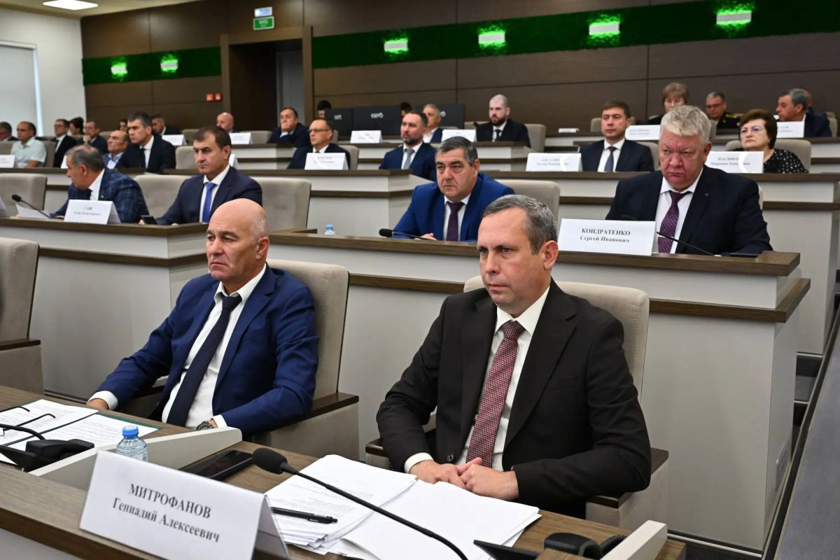 Мурат Кумпилов: На планёрном совещании Кабинета Министров РА обсудили ход строительства и ремонта социальных и инфраструктурных объектов в Адыгее Мурат Кумпилов: На планёрном совещании Кабинета Министров РА обсудили ход строительства и ремонта социальных и инфраструктурных объектов в Адыгее