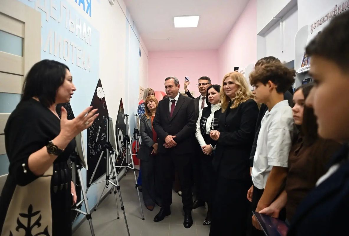 В станице Ханской после обновления открылась детская модельная библиотека. В станице Ханской после обновления открылась детская модельная библиотека.