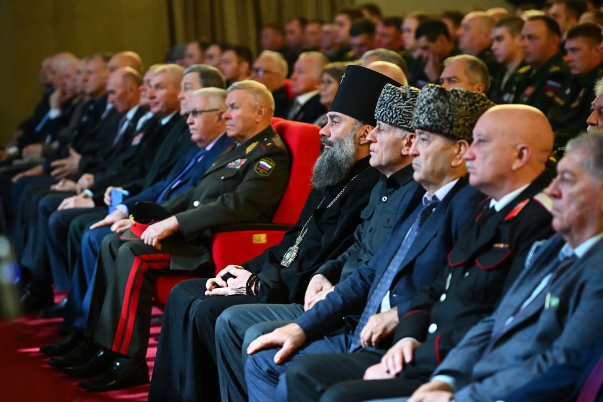 В концертном зале «Нальмэс» прошло торжественное собрание, посвящённое Дню Республики Адыгея В концертном зале «Нальмэс» прошло торжественное собрание, посвящённое Дню Республики Адыгея