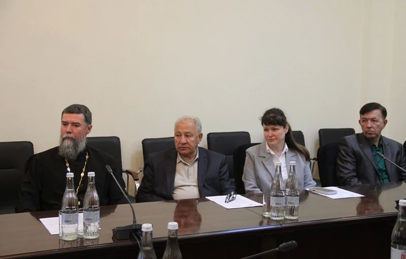 Министр внутренних дел по Адыгее генерал-лейтенант полиции Алексей Кампф принял участие в заседании Общественного совета при ведомстве Министр внутренних дел по Адыгее генерал-лейтенант полиции Алексей Кампф принял участие в заседании Общественного совета при ведомстве