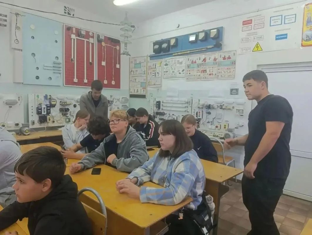 Майкопские школьники прошли профессиональные пробы в рамках проекта «Билет в будущее» Майкопские школьники прошли профессиональные пробы в рамках проекта «Билет в будущее»